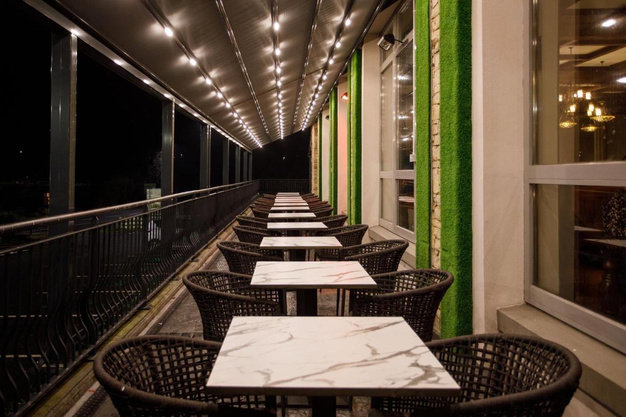 לטרקני Mount Errigal Hotel, Conference & Leisure Centre מראה חיצוני תמונה